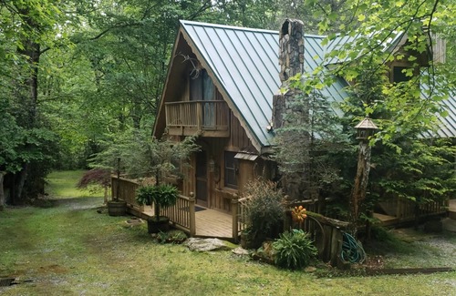 Scaly Mountain House | Bear Gone Fishing- Perfect Fall Getaway! Mins to Highlands