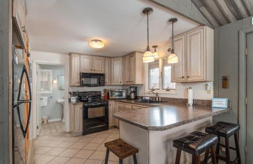 Ludlow House | Bear Hill Cabin cabin