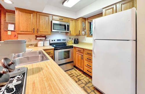 Hill City Villa | Bear Hills Retreat with Scenic Fairway Views