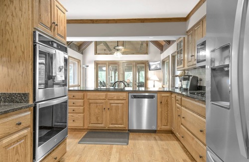 Highlands Cabin | Bear Hug | Incredible Outdoor Living Space with Fireplace