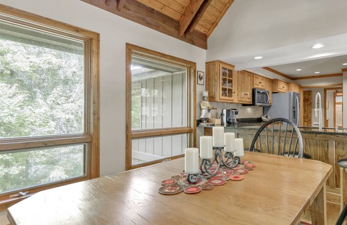 Highlands Cabin | Bear Hug | Incredible Outdoor Living Space with Fireplace
