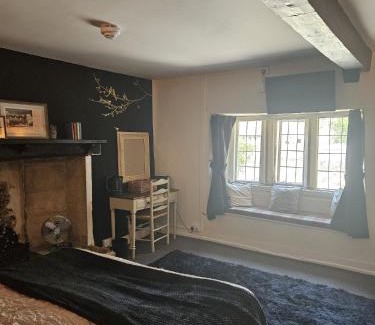 Stroud Hotel | Bear Inn