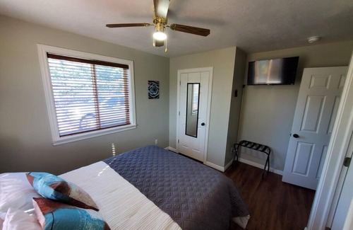 Sweetwater House | Bear Lake Emerald Retreat with lake view.