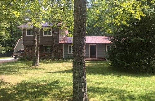 Kalkaska Villa | Bear Lake get away near Kalaskla MI