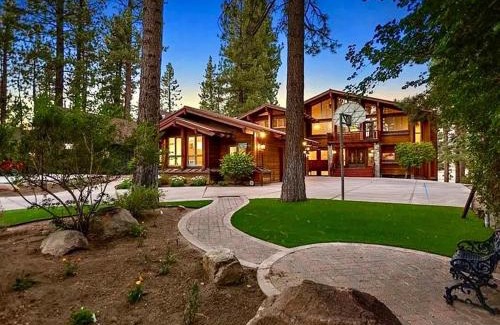 Big Bear Lake House | Bear Lake Lodge Lakefront Incredible Lake House Chalet