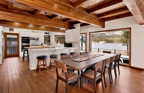 Big Bear Lake Cabin | Bear Lake Lodge Lakefront | Incredible Lake House Chalet