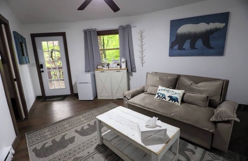 Boone Cabin | Bear Lodge Cabin Cozy Mountain Retreat, Banner Elk