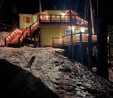 Mill Ridge House | Bear Lodge Inn - Banner Elk Peaceful & Cozy Cabin Retreat