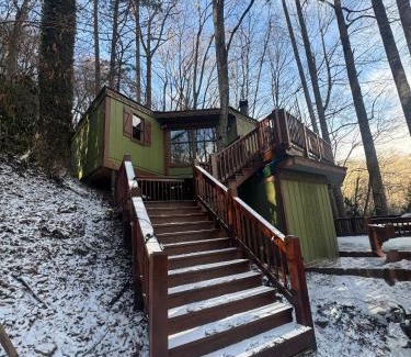 Mill Ridge House | Bear Lodge Inn - Banner Elk Peaceful & Cozy Cabin Retreat