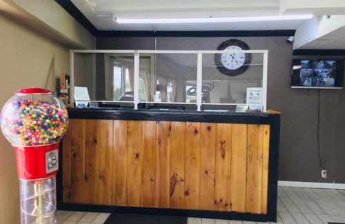 Gatlinburg - Pigeon Forge Hotel | Bear Mount Inn & Suites