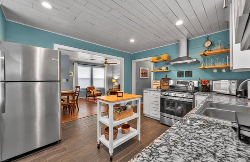 East Riverside House | Bear Necessities