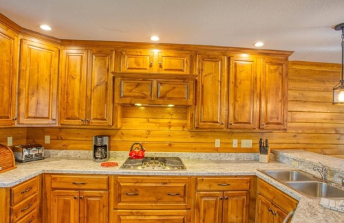 McHenry House | Bear on Mountain offers an exquisite Log Cabin on WISP Mountain