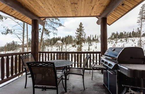 Fraser House | 🐻 Bear Pause | Pet Friendly Mountain Cabin | Bubbly Hot Tub | Awesome Decor!