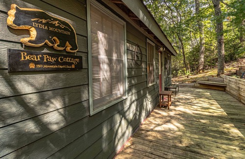 Stanardsville House | Bear Paw Cottage | 1 Bed, 1 Bath