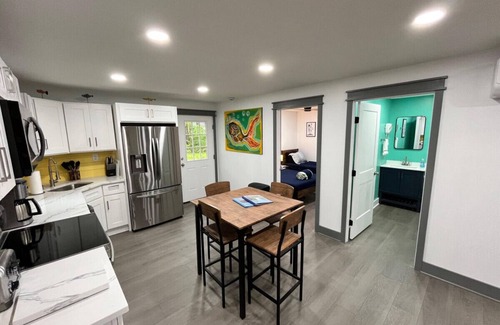 Hawley House | Bear Run Bungalow |Kayaks|Hot Tub|Walk to Lake!