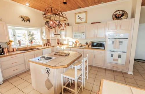 Cody House | Bear's Den of Cody- mountain and lake views
