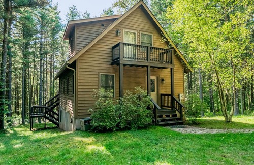 North Glade Hills House | Bear's Gone Fishin': Dog Friendly Lake Access Home w/ Dock Slip