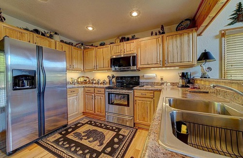 Hiawassee Cabin | Bear Valley Retreat | Cozy and Private Cabin near Lake Chatuge | Dog Friendly