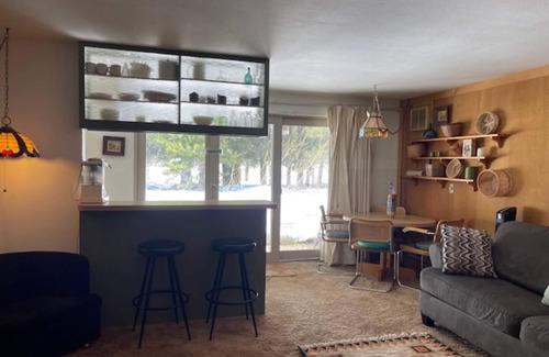 Arnold Condo | Bear Valley Village Family Ski Condo. Pet Friendly Permit # 2025004