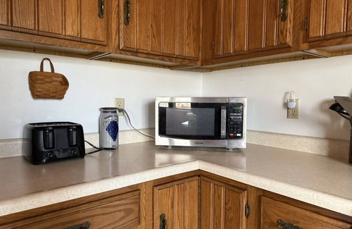 Alpine Lake Cabin | Bearadise 3BR w/Loft Cabin w/Game Room, Fire Pit & Resort Amenities