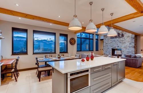 Forest Hills House | Bearadise Forest: New, Modern Luxury Home w/Beautiful Views & Pool Table