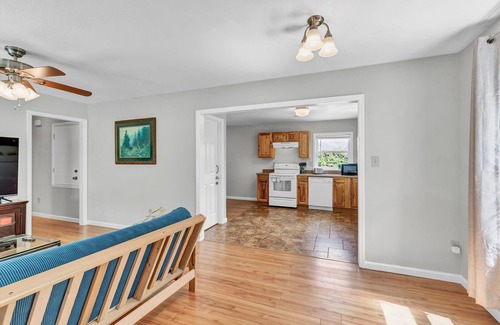 Knoxville House | Bearden Bungalow - 10 Min. to Downtown and West Knoxville