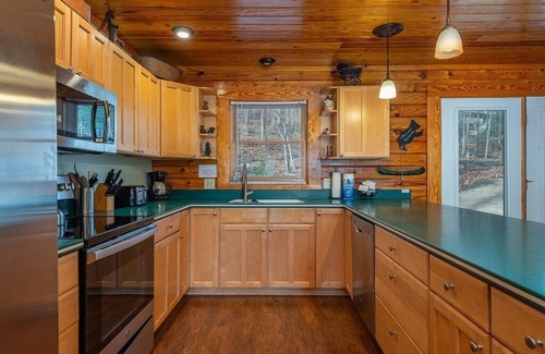 Lake Lure House | Bearfoot Lodge at Rumbling Bald
