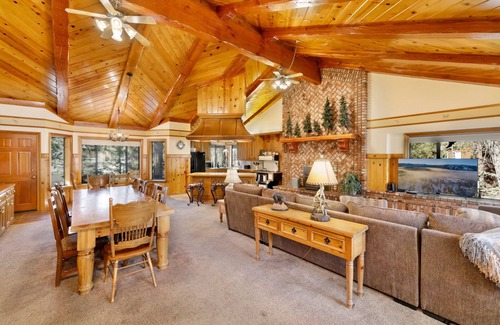 Fox Farm Cabin | Bearfoot Lodge Relaxing Retreat at Big Bear Lake