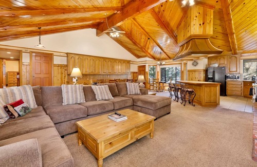 Fox Farm Cabin | Bearfoot Lodge Relaxing Retreat at Big Bear Lake