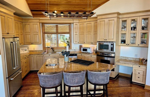 Mountain Air House | Bearfoot Retreat - Private Club Access