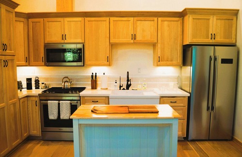 Pine Mountain Club Cabin | "Bearly Connected", a brand new modern cabin in Pine Mountain Club w/EV charger