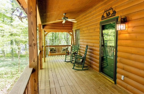 Townsend Cabin | "Bearly Rustic" - 2 bdrm/2 bath - Off the grid, beautiful scenic