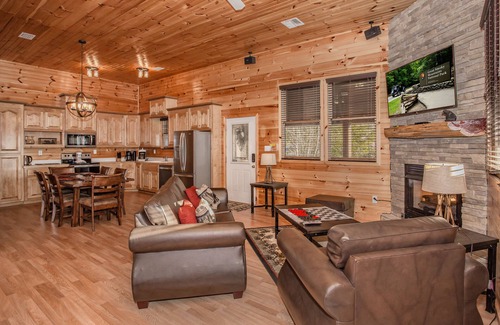 Sevierville Cabin | BearMountainGetaway: MtnViews! Secluded, HotTub, Wifi, Games, near Attractions!