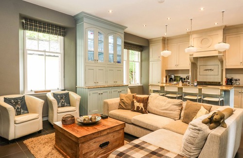Glen Urquhart House | BEARNOCK LODGE, pet friendly, character holiday cottage in Cannich