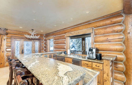 Mountain Village House | BEARPAW MANOR- A Magnificent Ski-In/Ski-Out Mountain Village Chalet