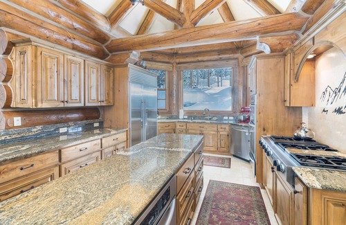 Mountain Village House | BEARPAW MANOR- A Magnificent Ski-In/Ski-Out Mountain Village Chalet