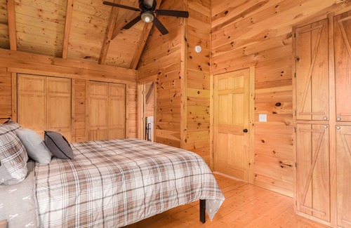 Bean Station Cabin | Bears Cove! Private Family Cabin at Cherokee Lake!