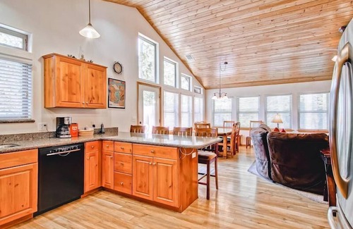 Yosemite West House | Bears Den & Little Bear