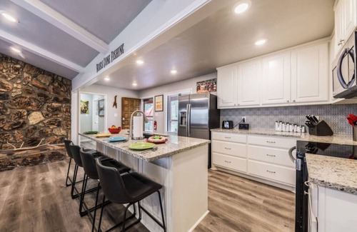 Ruidoso Apartment | Bears Gone Fishing- Hot Tub, Decks, Near Trails