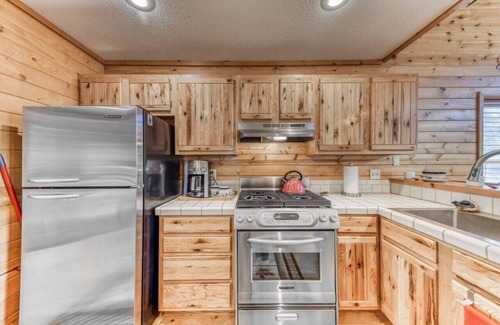 Ruidoso Apartment | Beary Happy Place:Cozy Mtn Cabin,Deck,Views,Trails