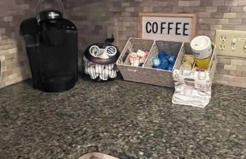 Royal Pines House | Beary Relaxing-Cozy Getaway for Family and Friends- Pet Friendly