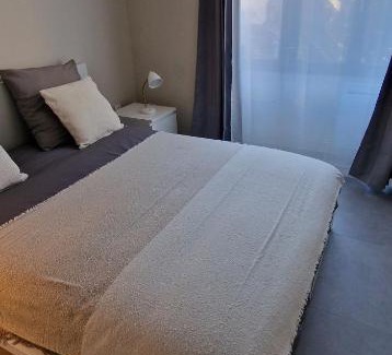 Saint-Georges-d'Esperanche Apartment | Beau Appartement T2