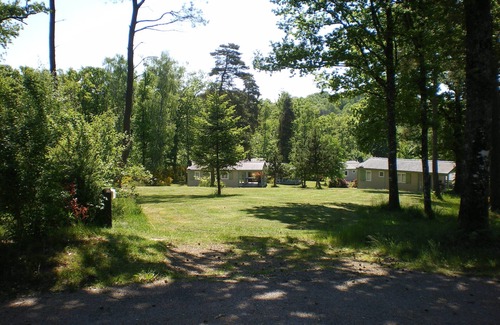 Beynat Ski Chalet | Beau Chalet Avec Ombre, Terrasse et Salon de Jardin Dans Résidence Avec Piscines