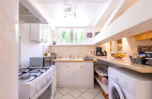 Pallud Apartment | Beau duplex 54m2, CLIMATISATION, 3 étoiles, Gîte de France, 2 ch, calme, TV 140cm, parking, Netflix, wifi, 400m centre, boîte à clés, Gîtes La Tarine