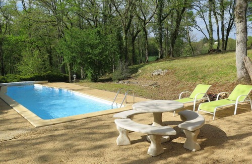 Blanquefort-sur-Briolance House | Beautiful private villa for 4 guests with WIFI, private pool, TV, terrace, pets allowed and park.