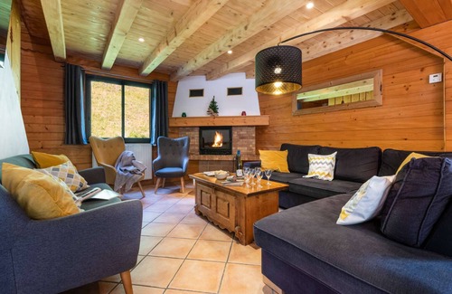Le Bettaix Ski Chalet | Beautiful chalet Snow Star in the 3 Valleys