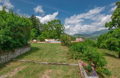 Camporgiano House | Beautiful private villa for 6 guests with WIFI, private pool, TV and pets allowed