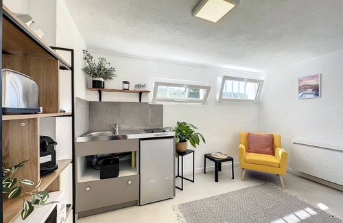 Carnoux-en-Provence Apartment | Beau Studio Refait à Neuf à Proximité de Cassis