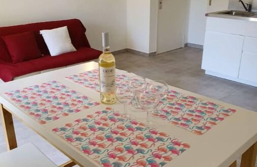 Cassis Apartment | Beau T2 Dans le Centre Ville Parking et Balcon