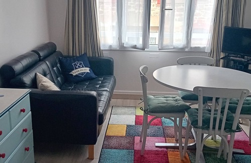 Dinard Apartment | Beau T2 Duplex Hyper Centre 400m Plage Calme Wifi